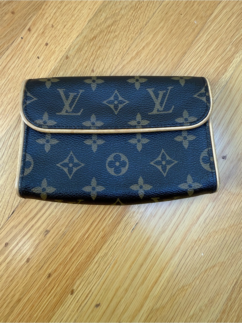 Louis Vuitton Monogram Florentine Waist Belt Bag missing strap